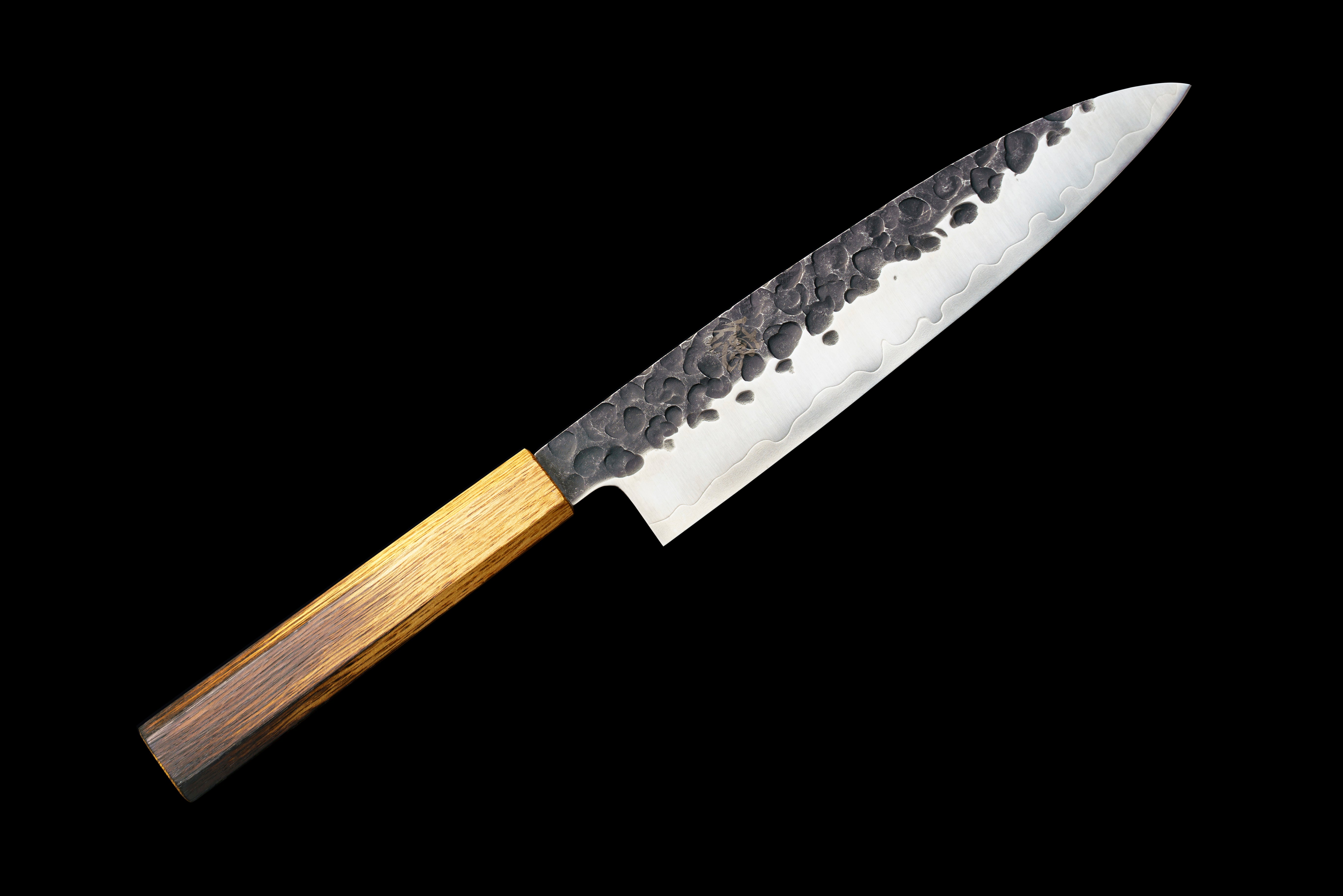 黒鎚目モリブデン 和牛刀 焼漆柄 210mm 販売開始!