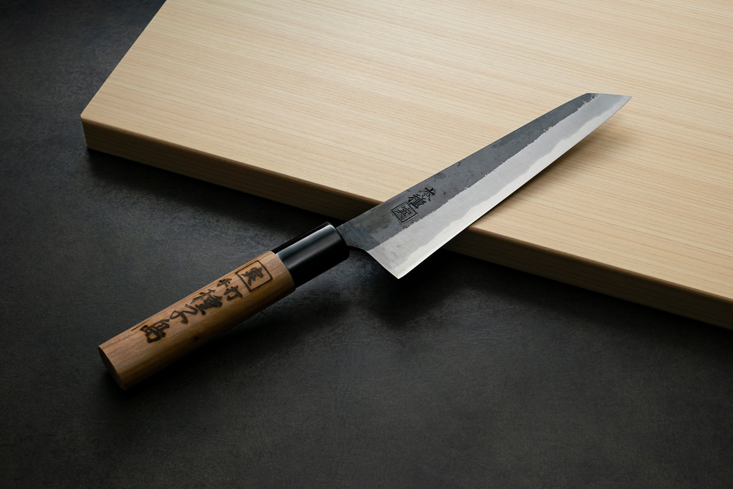 Japan Knife TOKU | Bone-throwing Tane Knife, Black finish, White Steel, Cherry blossom pattern