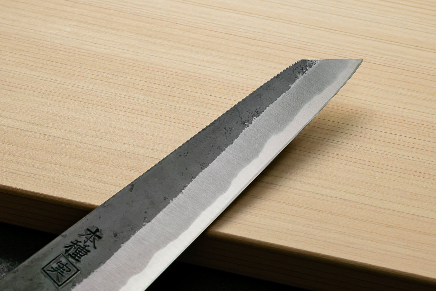 Japan Knife TOKU | Bone-throwing Tane Knife, Black finish, White Steel, Cherry blossom pattern