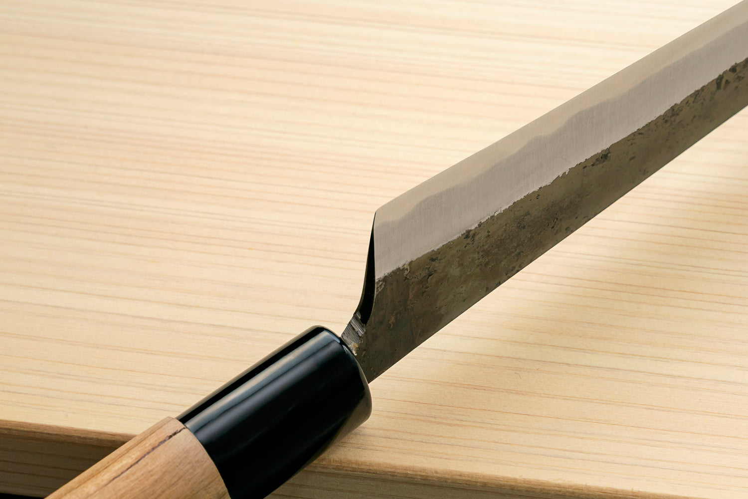 Japan Knife TOKU | Bone-throwing Tane Knife, Black finish, White Steel, Cherry blossom pattern