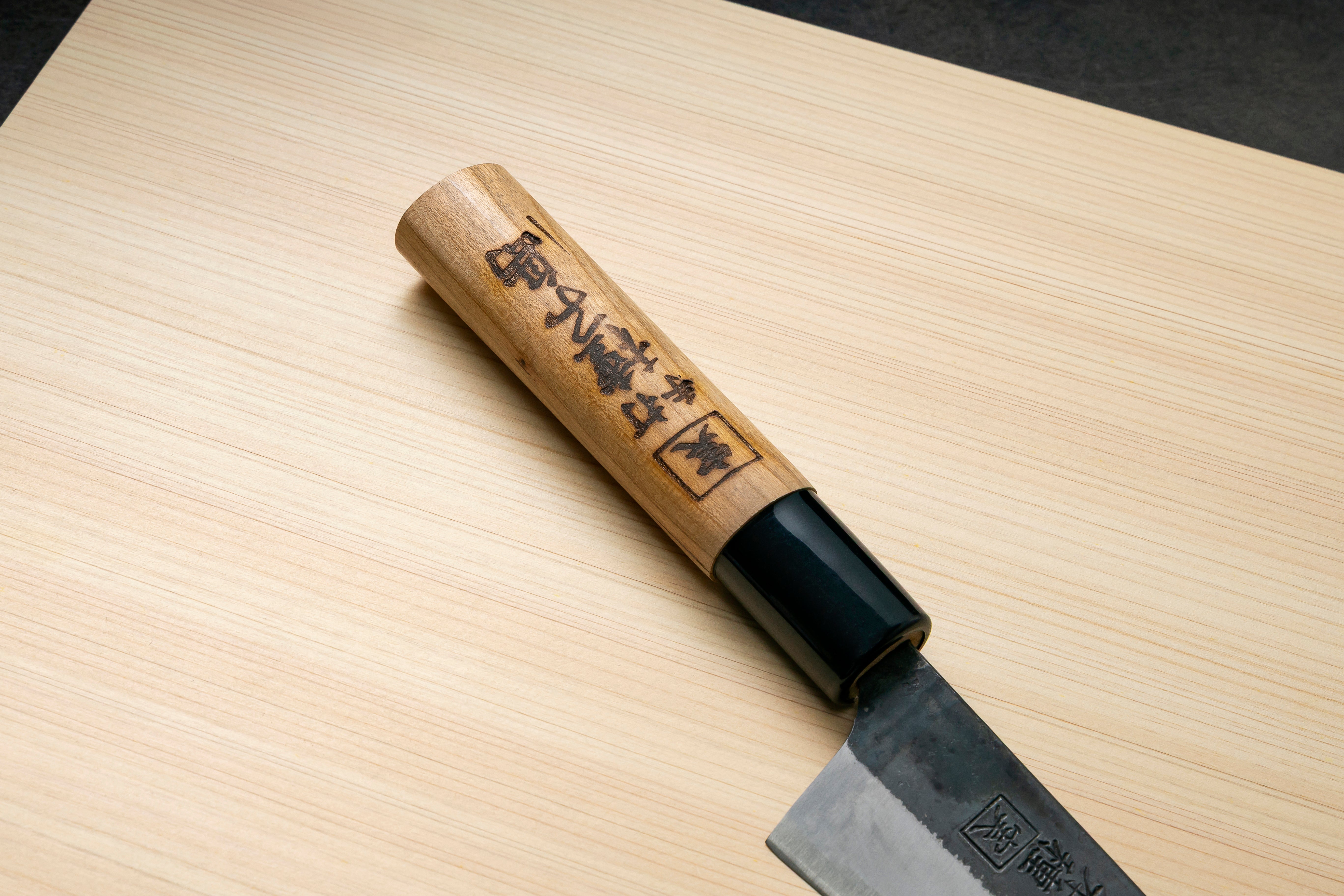Japan Knife TOKU | Bone-throwing Tane Knife, Black finish, White Steel, Cherry blossom pattern