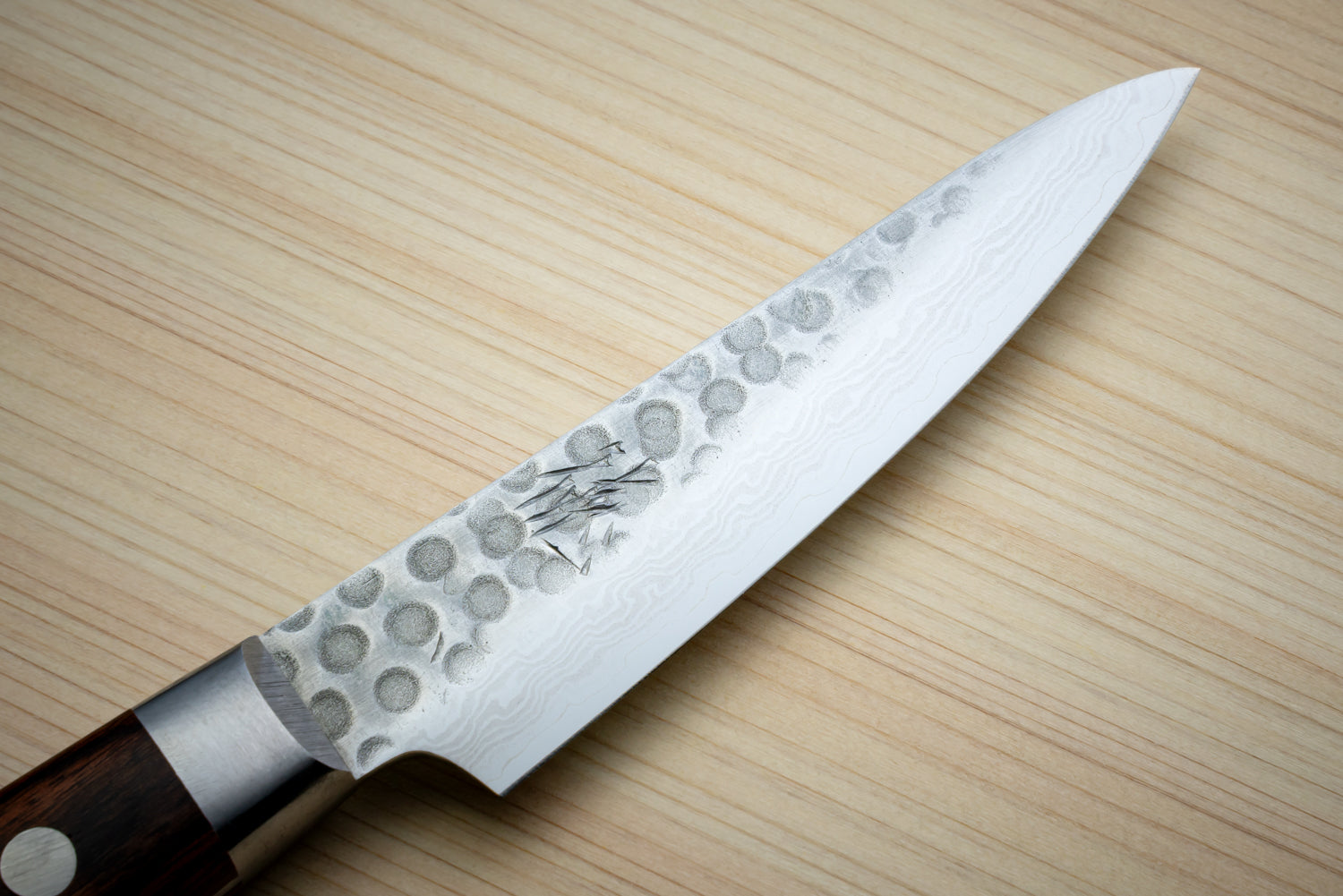 Japan Knife TOKU | Hammered forged Damascus Paring knife VG10