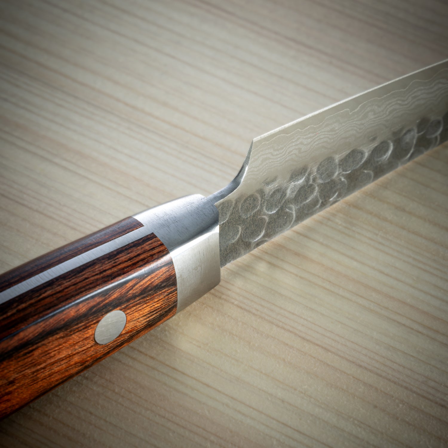 Japan Knife TOKU | Hammered forged Damascus Paring knife VG10