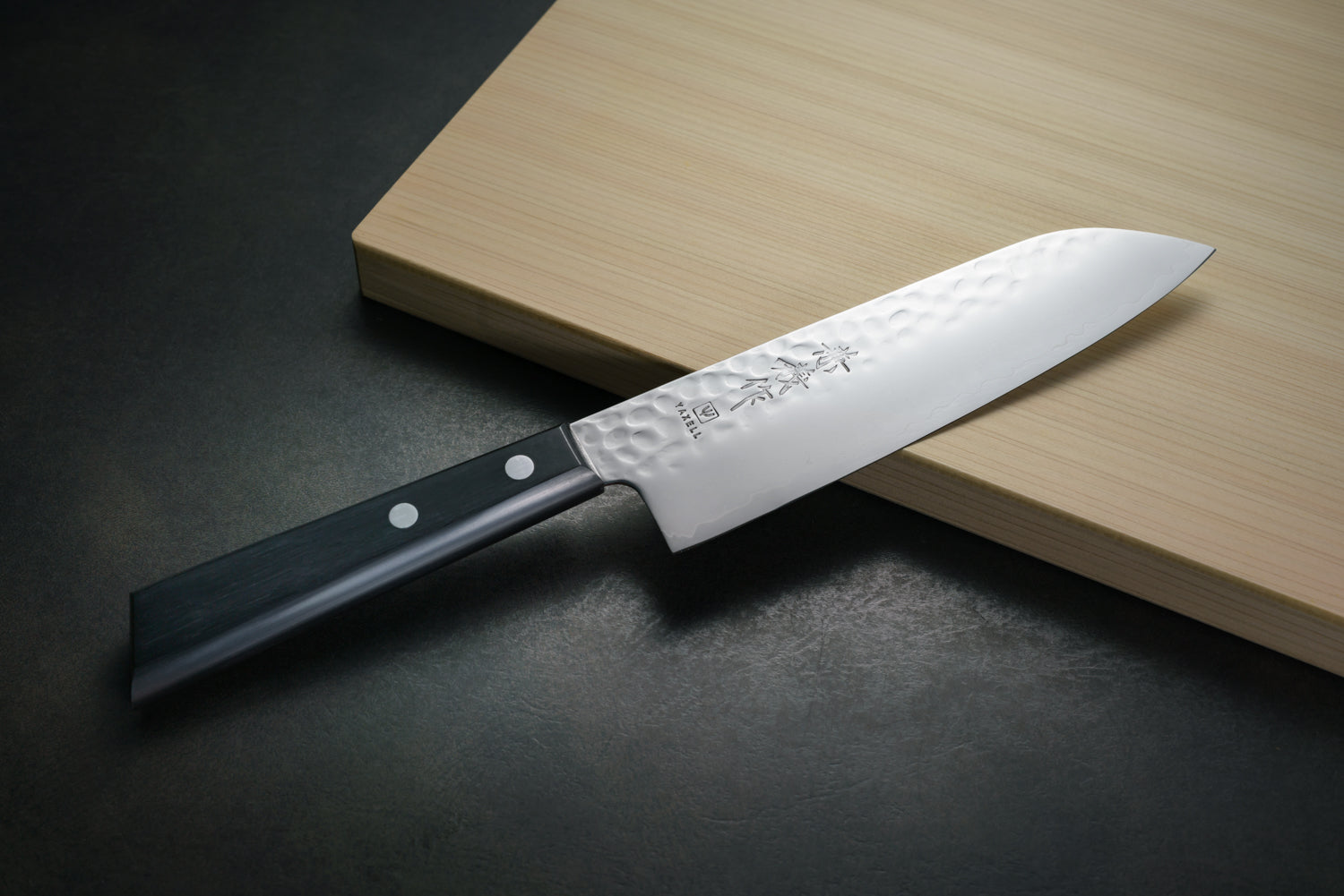 Japan Knife TOKU | Santoku Knife Kaneyoshi Hammered VG10