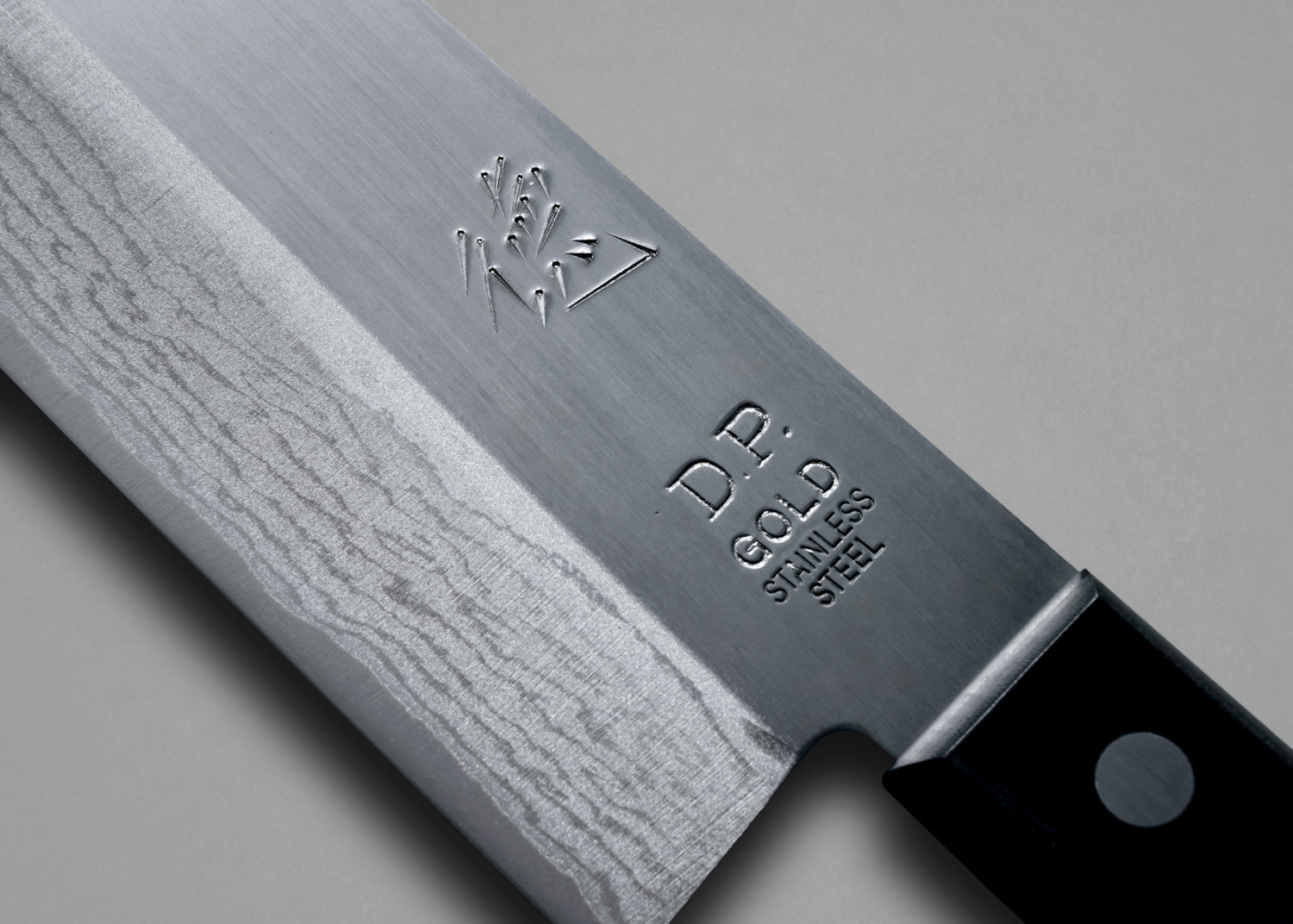 包丁の堺徳 | 三徳包丁 鎚目鍛造ダマスカス VG10